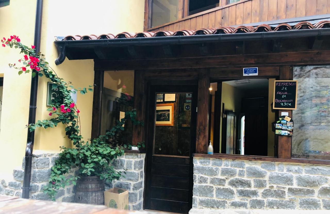 Albergue Villa De Bulnes Exterior photo